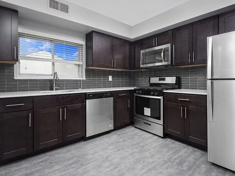 Liberty Crossing Apartments — Photo 1