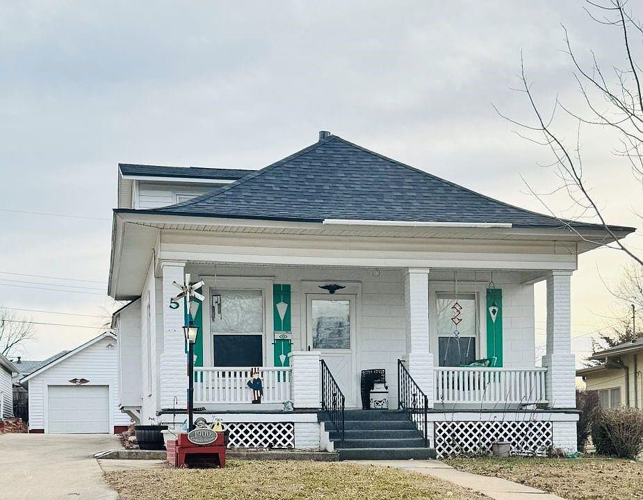 1st image of 5 E Brown St