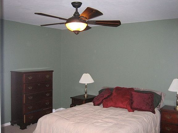Guest bedroom