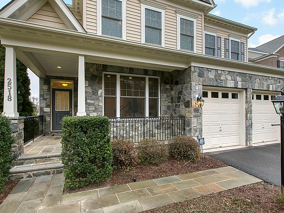 2nd image of 2518 Avon Ln