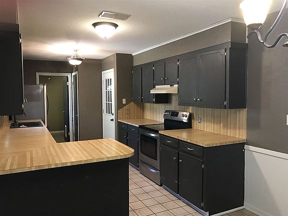 4th image of 904 Camille Dr