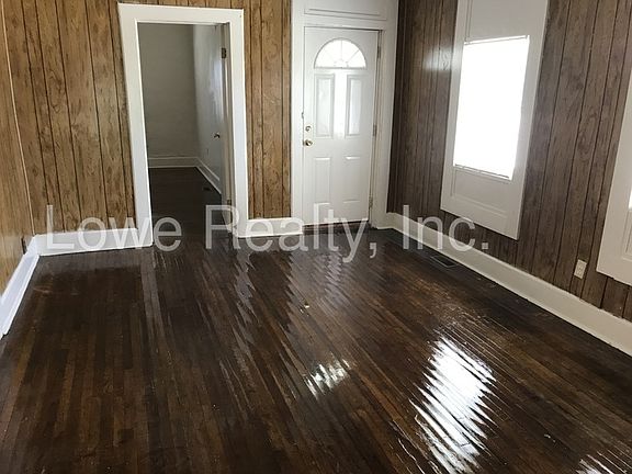 3rd image of 900 N Garvin St