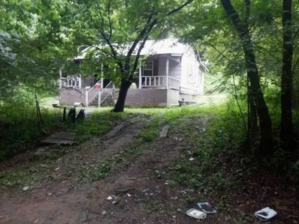 126 Wolfe Creek Rd, Martin, KY 41649