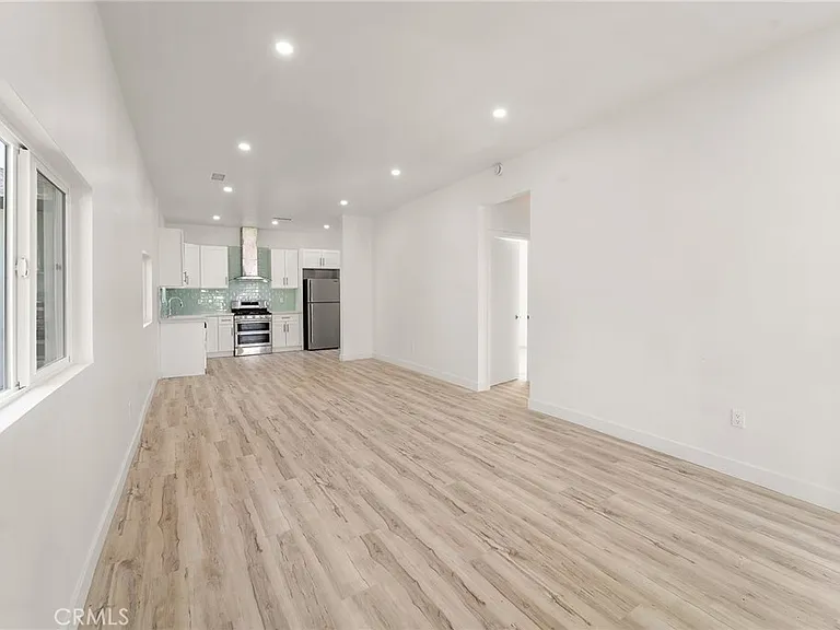 10730 Strathern St — Photo 2
