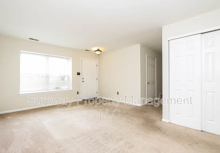 197 Lake Dr — Photo 3