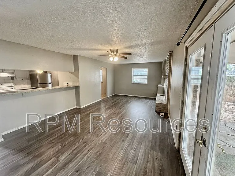 720 Willow Run — Photo 14