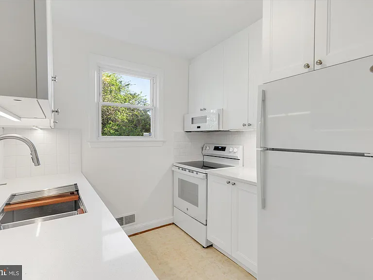 6514 Ivy Hill Dr — Photo 9