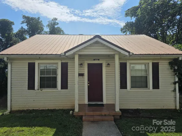 129 Summit St, Marion, NC 28752