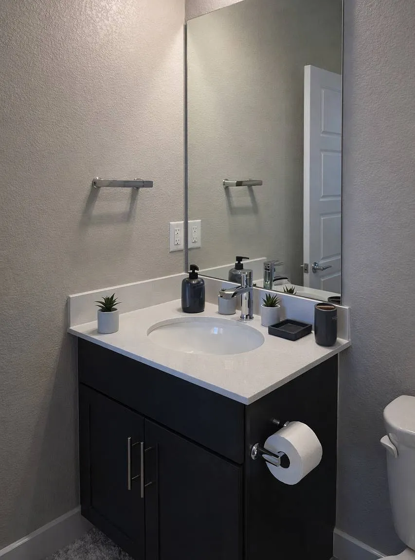 5 bed, 2460 sqft, $850 — Photo 4