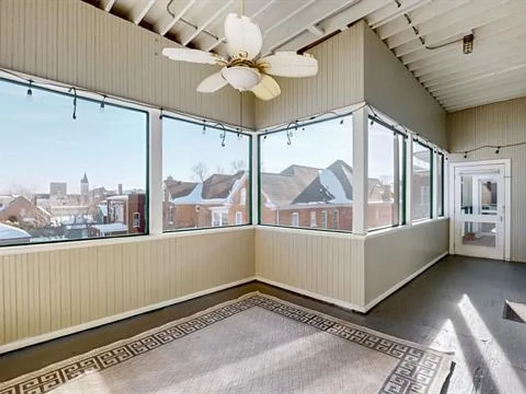 618 Madison St #300 — Photo 18