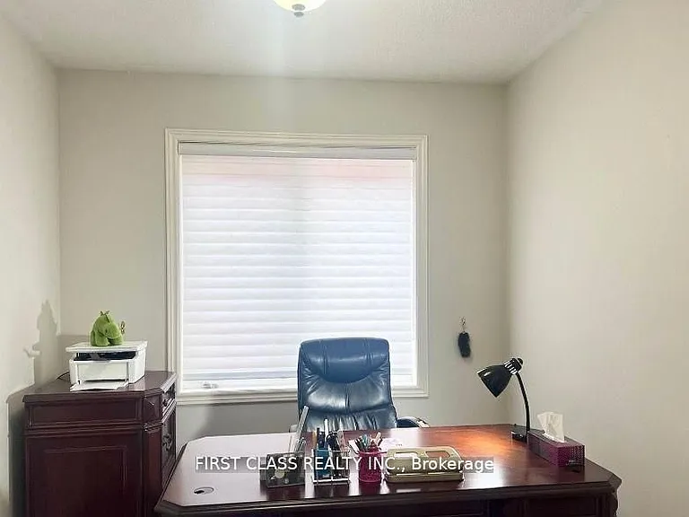 9 Wiley Ave #UPPER FLOOR — Photo 18