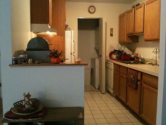 2nd image of 800 N Lakeside Dr APT 1B