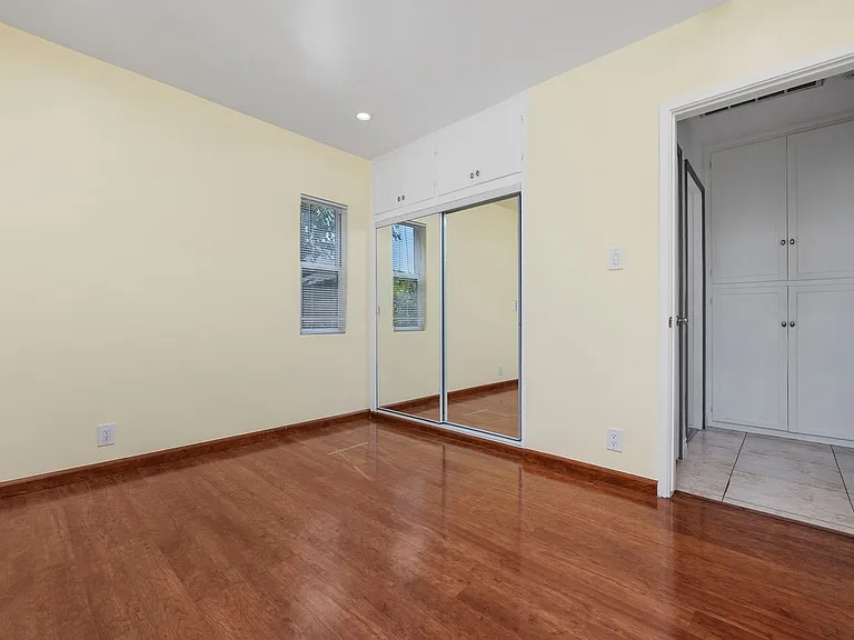 17434 Emelita St — Photo 30