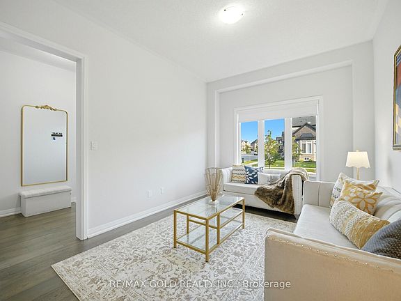 3rd image of 1583 Stovell Cres