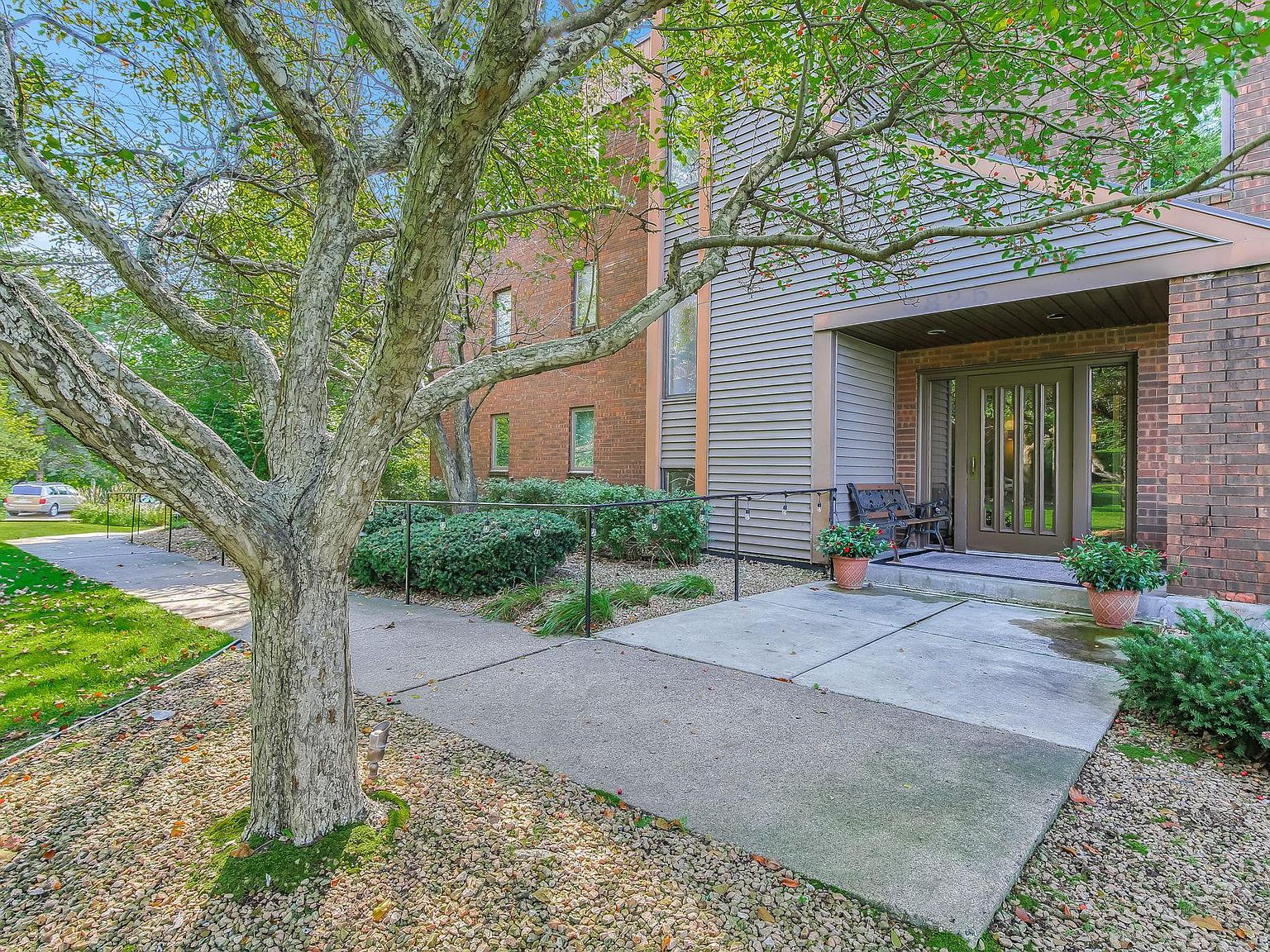 4825 Babcock Trl SUITE 2005