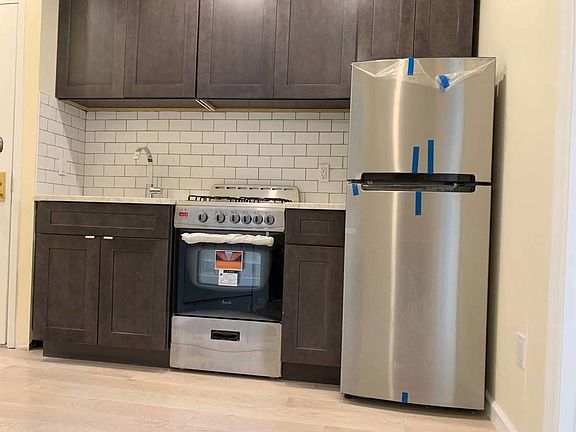 4th image of 46 Eldridge St APT 17