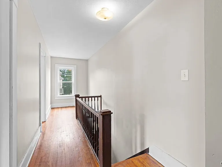 109 Center St — Photo 22