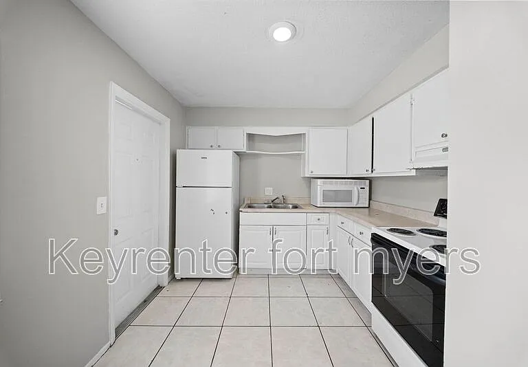 464A Carolina Ave — Photo 7