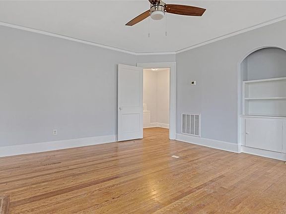 3rd image of 601 Johnson St
