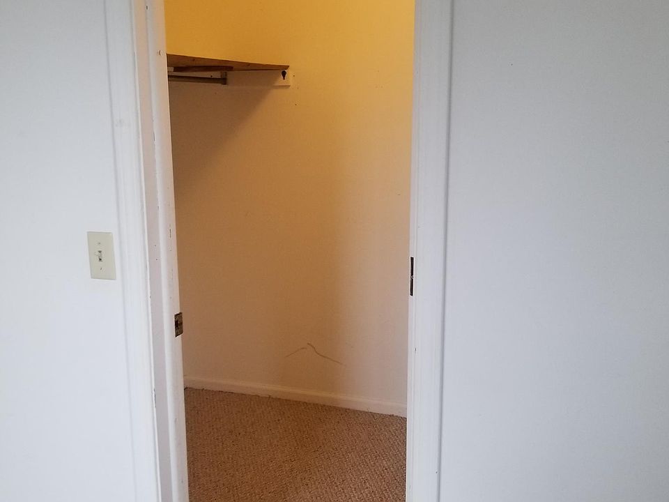 Walk in closet