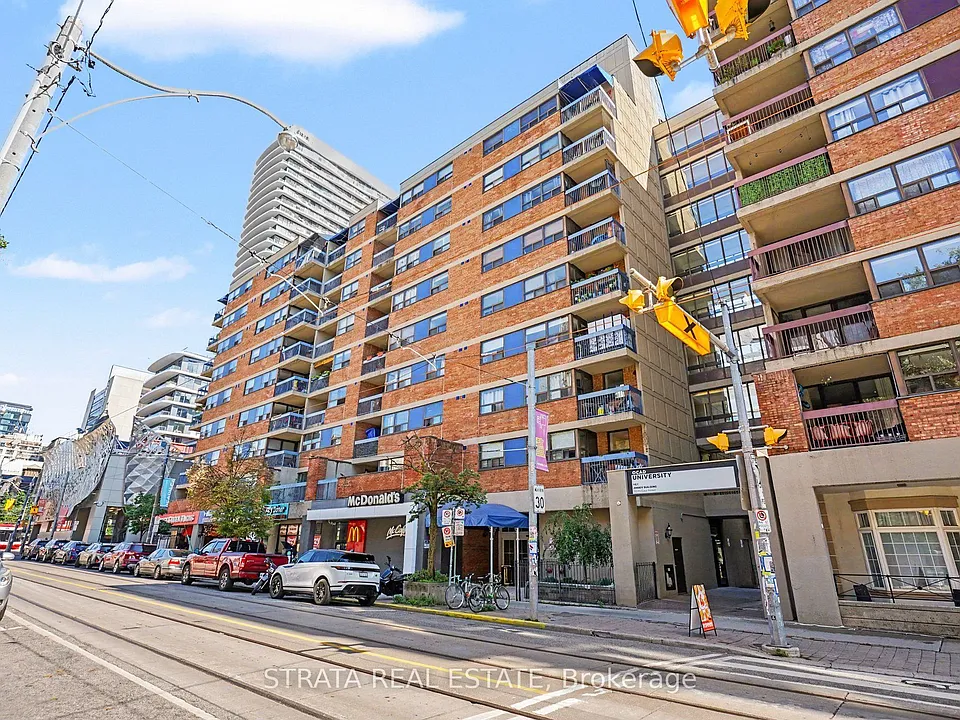 105 McCaul St #607