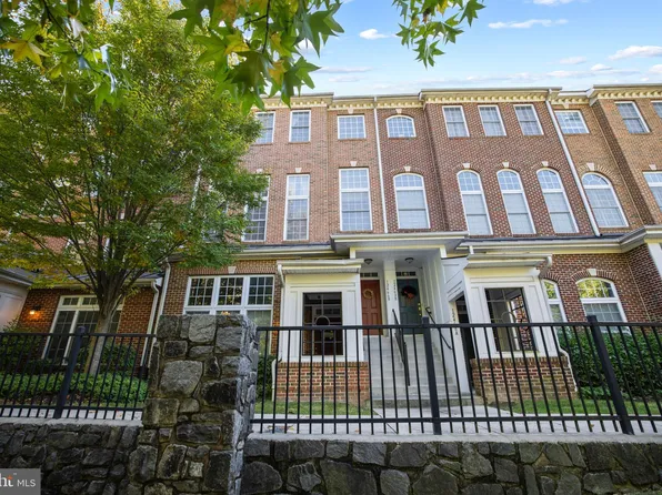 12466 Liberty Bridge Rd #B-103b, Fairfax, VA 22033