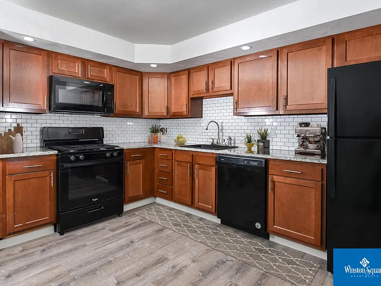 Winston Square Apartments — Photo 8
