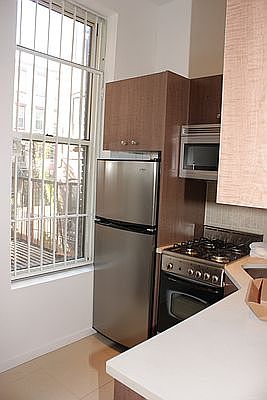 4th image of 1284 Pacific St APT 4c
