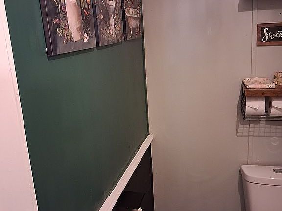 5th image of 187 Knob Hill Cir
