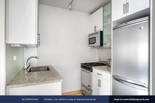 Rented by The Blueground | media 45