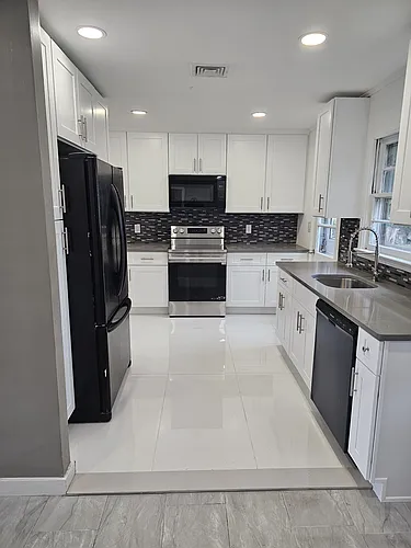 23 Cooper Ave Photo 1