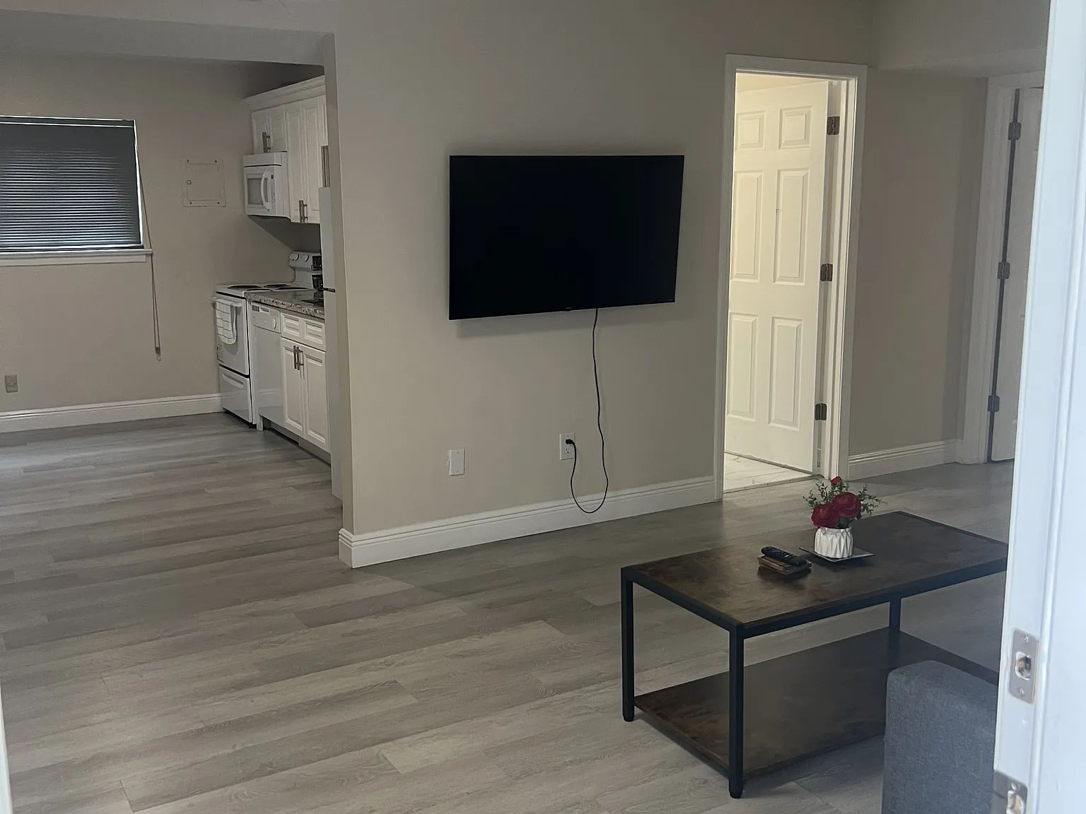Beach Club Apt - 8 — Photo 1
