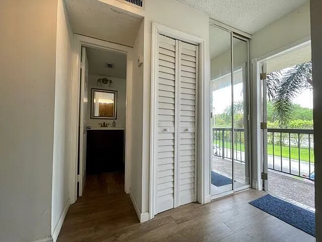 2 bed, 2.0 bath, 900 sqft, $1,900 — Photo 2