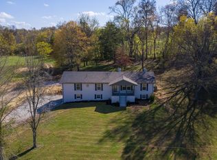 300 Garrison Ln, Cottontown, TN 37048