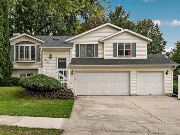 419 43rd Ave NW, Rochester, MN 55901