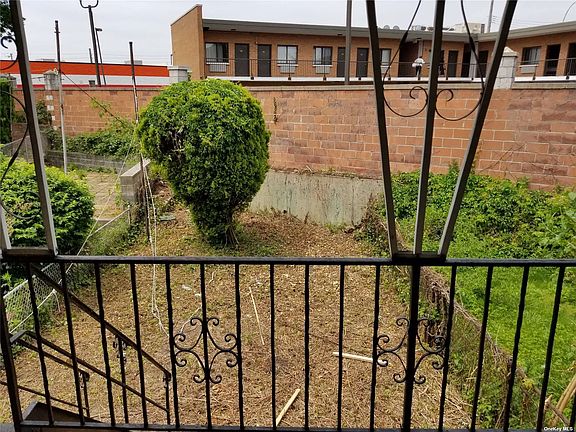 4th image of 3339 Pearsall Ave