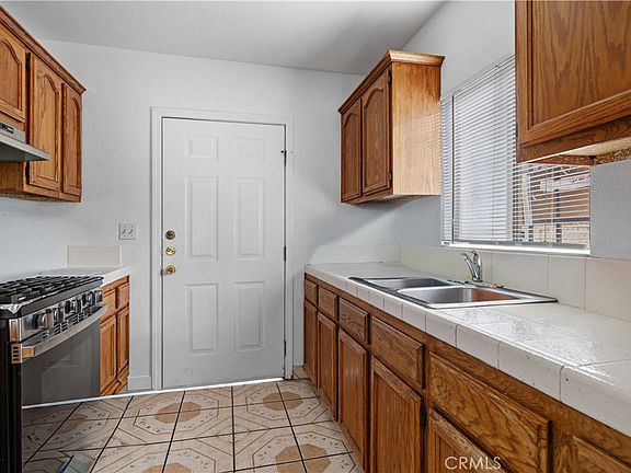 5th image of 506 E 62nd St