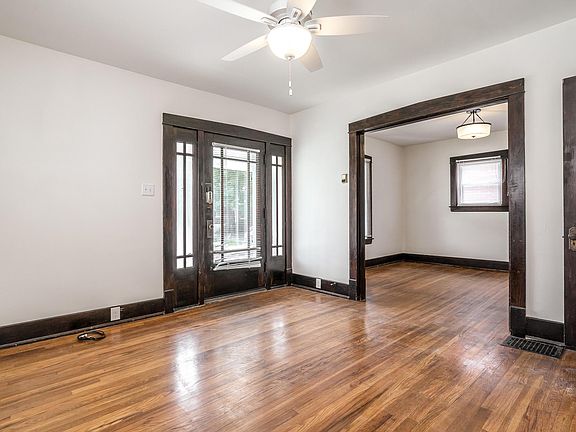 4th image of 625 Ervay Ave
