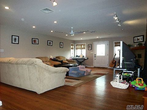 2nd image of 2361 Narraganset Ave