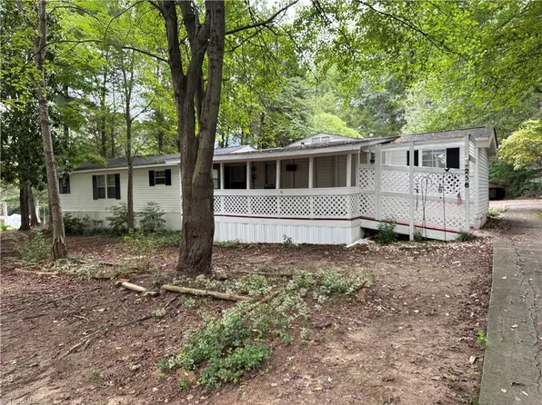 256 Fieldtop Dr, Winston Salem, NC 27107