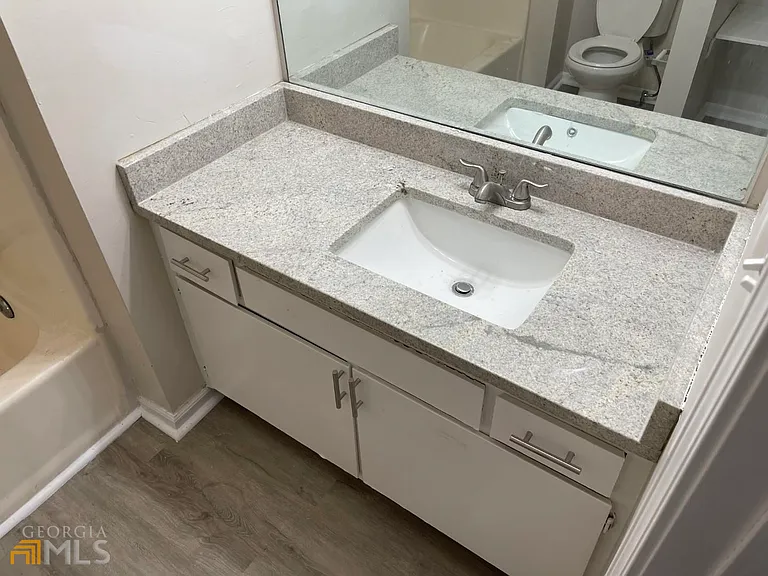907 Silverwood Dr #907 — Photo 12