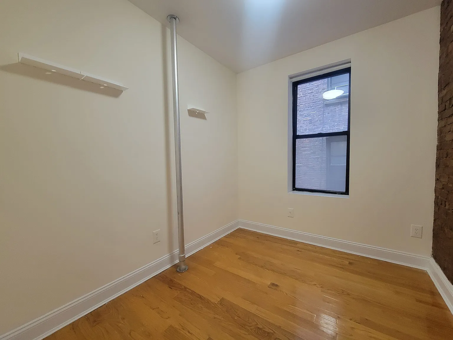 3147 Broadway — Photo 4