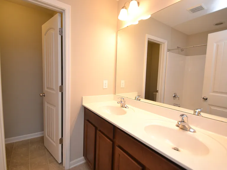 327 Dove Cottage Ln — Photo 22