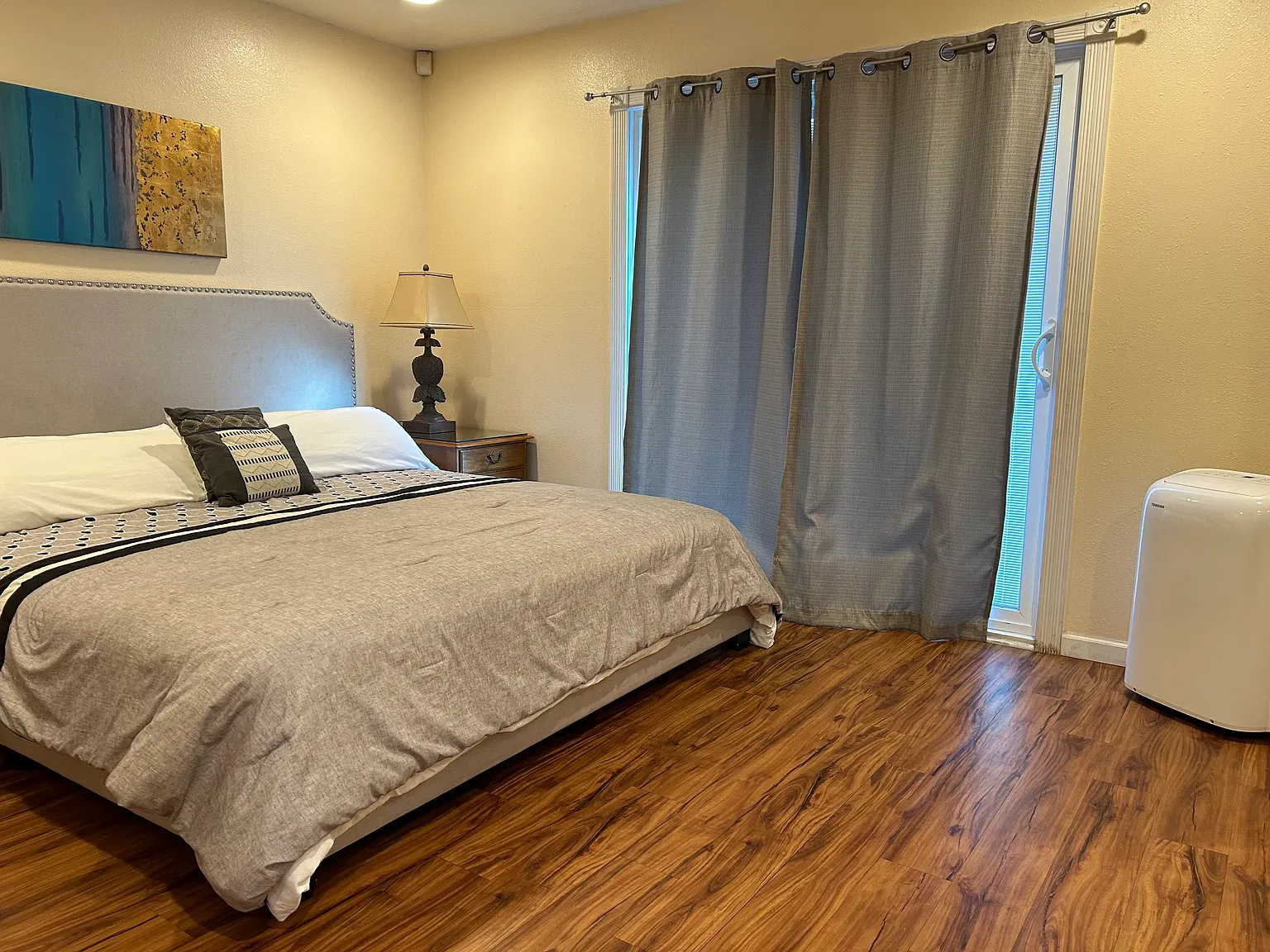 1 bed, 2000 sqft, $1,750 — Photo 2