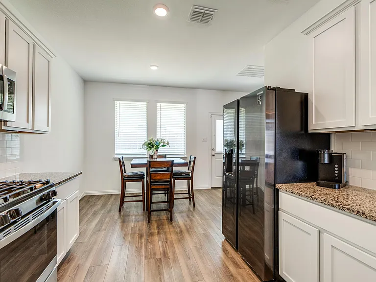 507 Saffron St — Photo 10