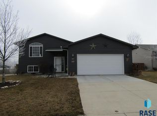 404 S Tessa Ave, Hartford, SD 57033