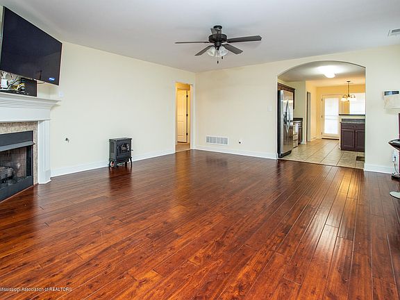 2nd image of 6398 Arbor Lake Dr E