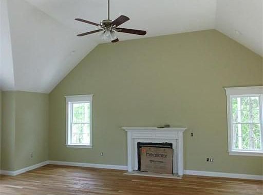 5th image of 15 Whites Hill Dr
