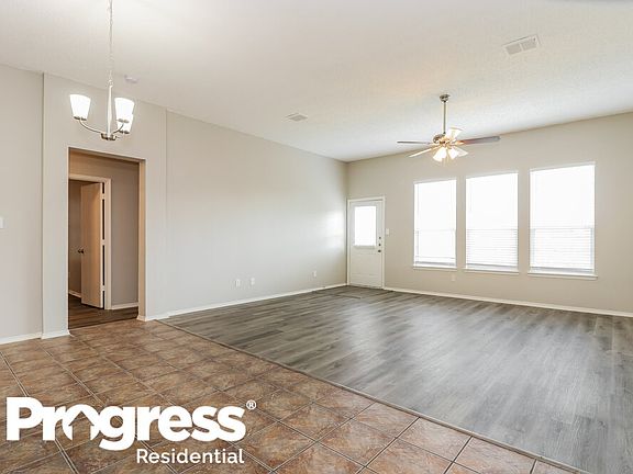 5th image of 2446 Frontier Dr