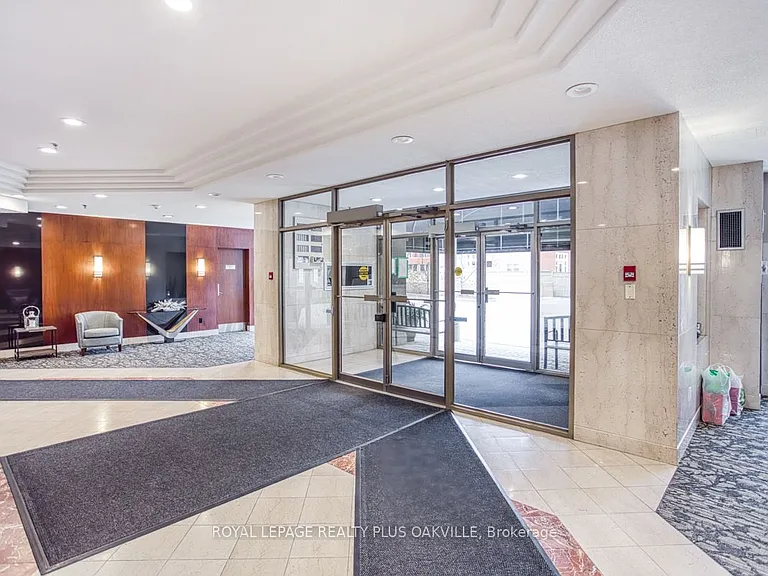 2511 Lakeshore Rd W #718 — Photo 36